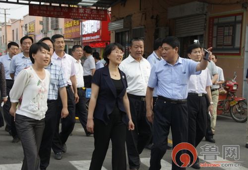 山亭区委书记毕志伟现场督导创卫工作