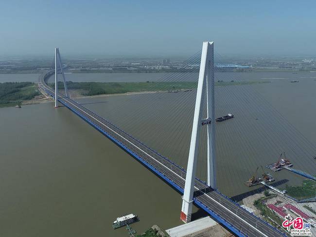 最宽长江大桥武汉青山长江大桥通车