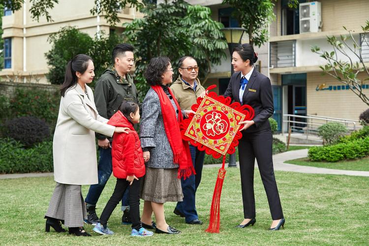 提供智能化,人性化的管家式服务,是碧桂园物业服务的特色之一.