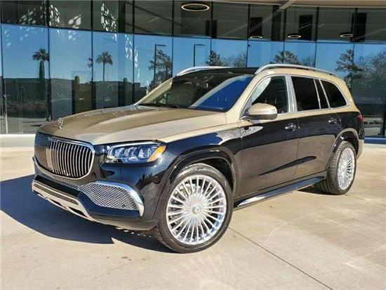 2021款奔驰迈巴赫gls600双拼色钜惠50万