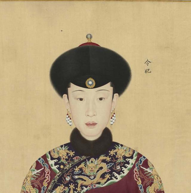 历史上,乾隆与妃子们的真实画像
