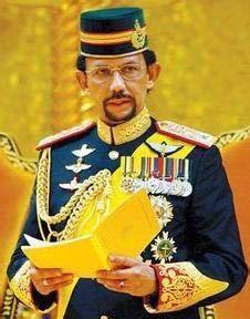 阿曼和文莱的在位君主——卡布斯和博尔基亚,如何评价和比较?