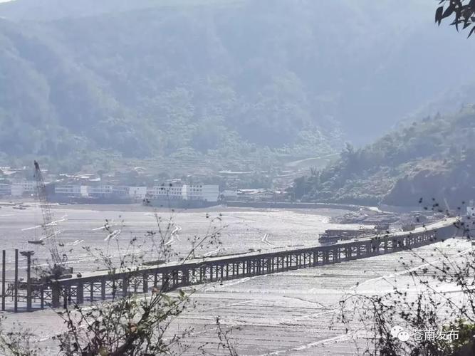 228国道赤溪跨海大桥施工正酣