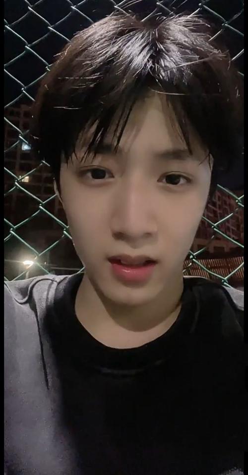 有没有刘耀文的绝美图片.