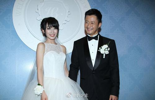 吴京谢楠捐赠物资驰援山西