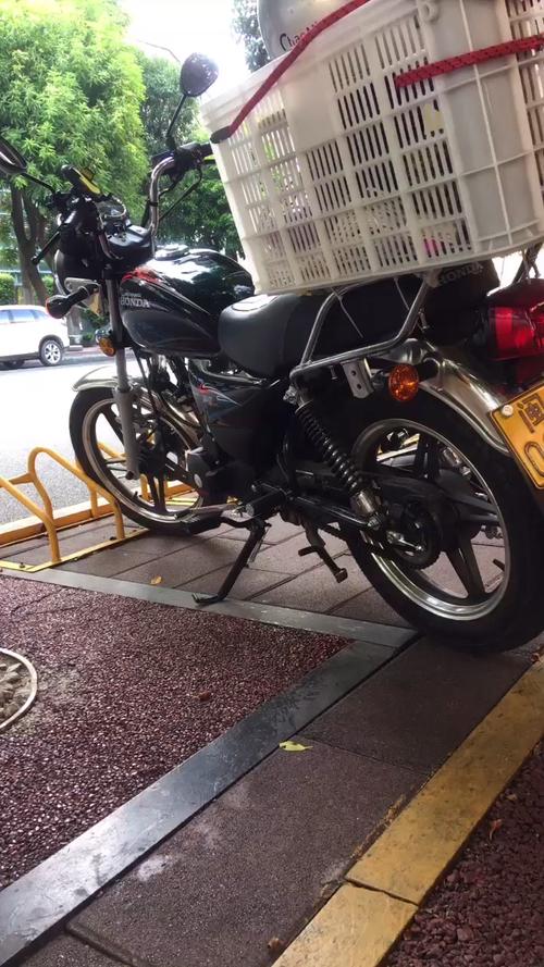 五羊本田摩托车,领御125报价及图片-摩托范-哈罗摩托车官网
