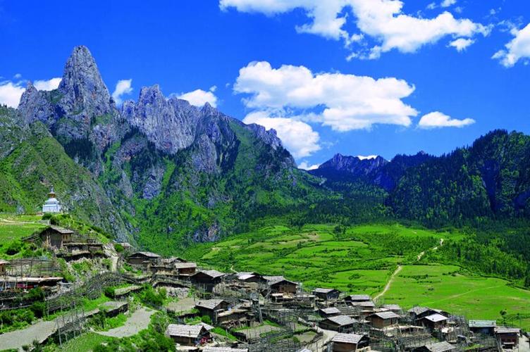 甘肃迭部县扎尕那村