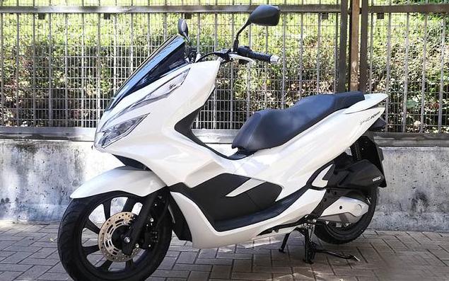 本田高端小排踏板,水冷四冲程,功率10.8kw,可续航300km