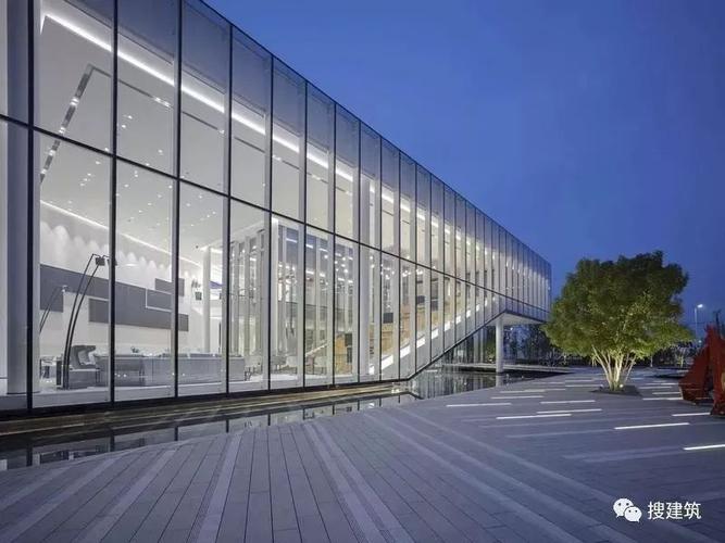 保利的"全玻璃"展示中心,一种未来的生活的景象