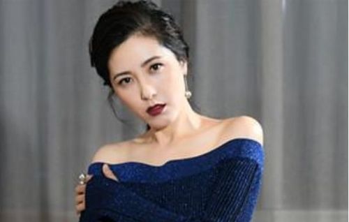 她和章子怡是同学,三任男友都是"影帝",如今却还是单身一人!