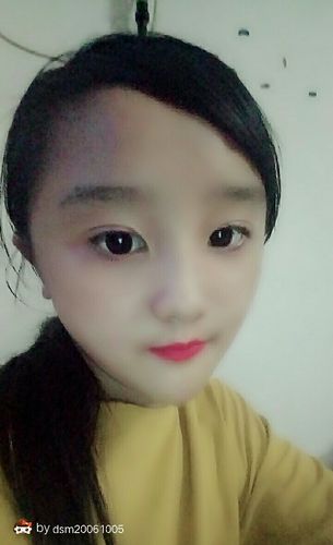 我是五年级的班花,你觉得配吗?