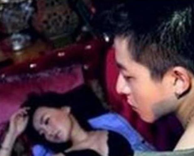 张柏芝早期照片曝光"公开"挑战男人承受力,网友:图5真