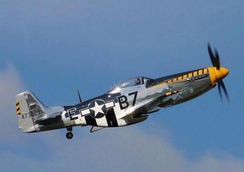二战各国战机:美国 p51 野马战斗机 p-51型战斗机诞生于第二次世界