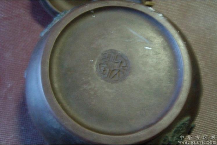 底款范泉大紫砂壶