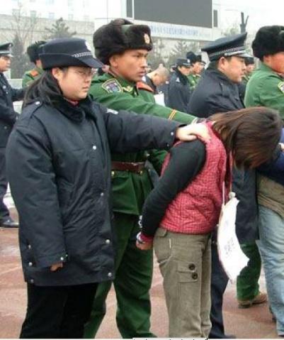 枪毙美女罪犯(部分图片恐怖慎入)