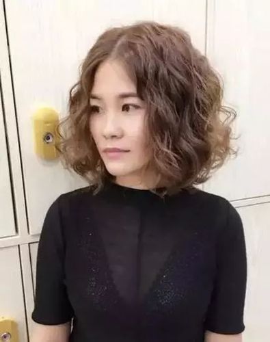 冬季发型这么烫,优雅时尚又大气,关键好打理