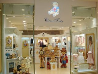 精典泰迪——长春卓展购物中心展柜形象