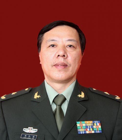 我军的"娃娃书记",55年授予少将衔,儿子也是少将衔,活