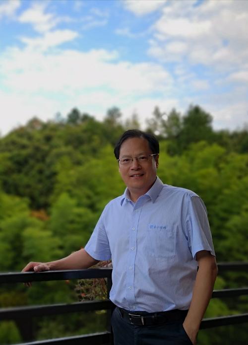 长江涂料董事长:张卫中