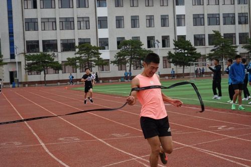 凌海市第二高级中学第35届运动会隆重举行———在团结中合作,在拼搏