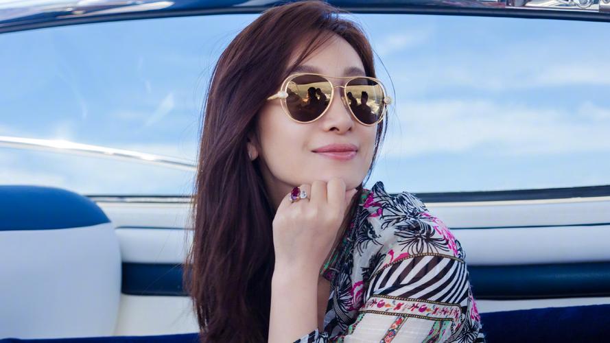 女明星秦海璐图片壁纸(3/9)