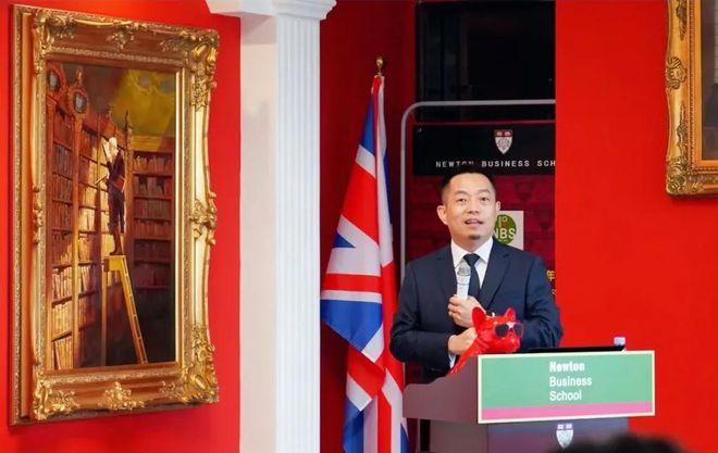 澳门时尚产业联合会执行会长吴波博士当选2021年度英国皇家艺术学会