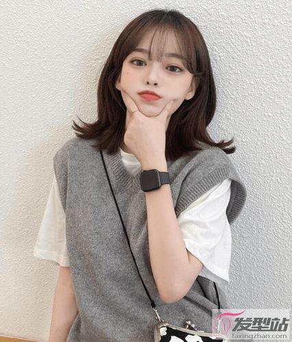 今年爆火齐肩外翘卷发 不挑人减龄瘦脸超好看