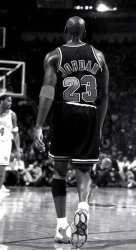 黑白影集展现乔丹霸气