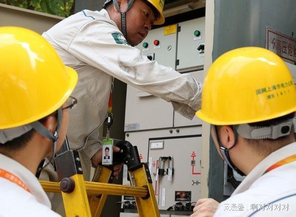 证:电工操作证细分为低压电工作业证,高压电工作业证,电力电缆作业证