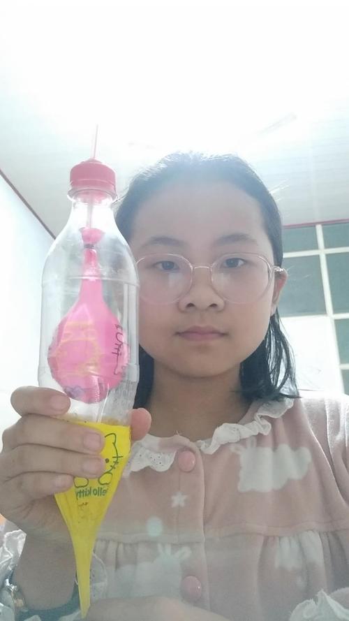蠡吾镇沈何庄小学科学实验——《模拟肺呼吸》模型小制作