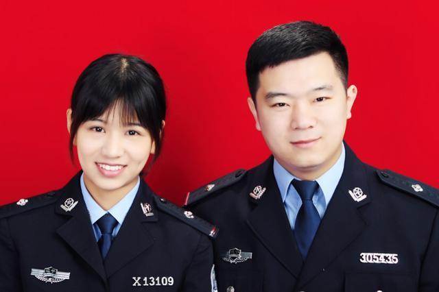 他们二人选择在这一天登记结婚,携手走进婚姻殿堂.