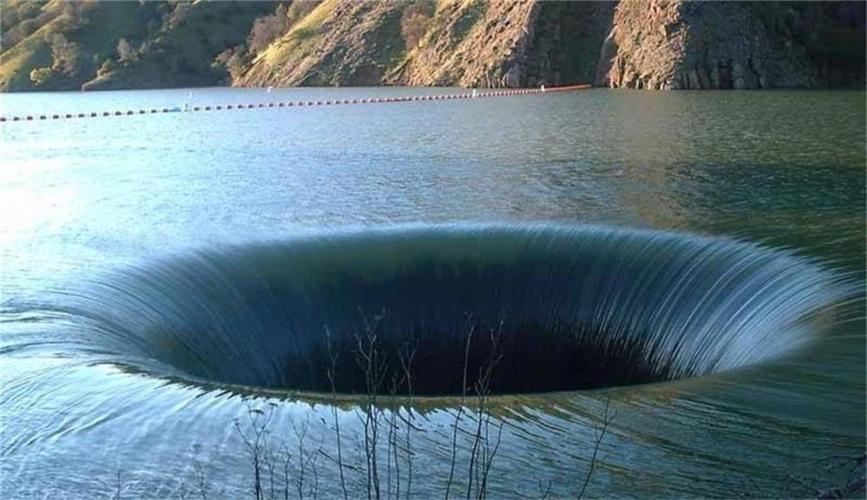 真的存在无底洞?每天吞噬30000吨海水,永远填不满!