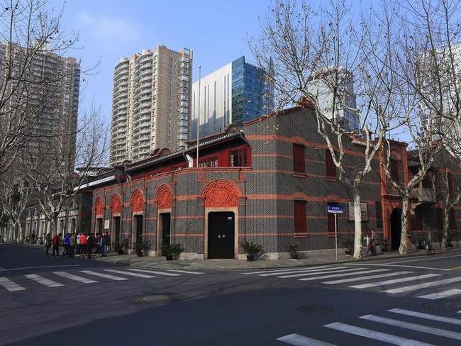 从石库门到天安门,从兴业路到复兴路,中国共产党走过了波澜壮阔的