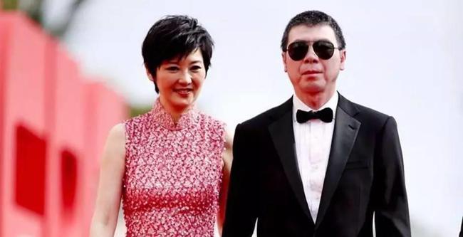 嫁冯小刚前徐帆对王志文的爱卑微到骨子里行李曾被扔出门被甩