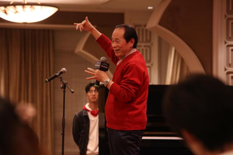 著名作曲家何占豪
