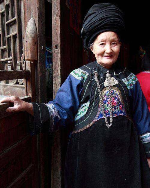 中国最后一位压寨夫人,养8个孩子守寡64年,容貌复原图