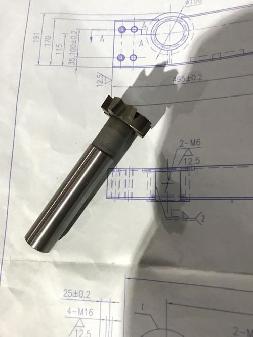 直径30的t型铣刀转速,进给,吃刀量是多少?请高人指导!