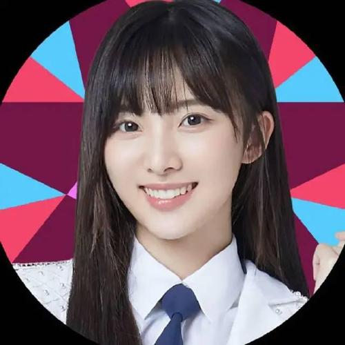 好了,不卖关子,答案是 neinei 郑乃馨啊!