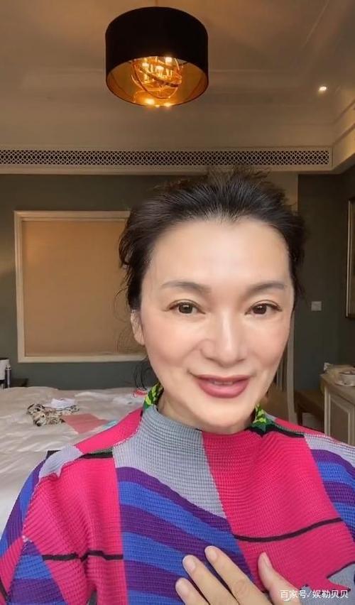 52岁阎青妤近照曝光,苹果肌突出皱纹明显,曾饰演金花