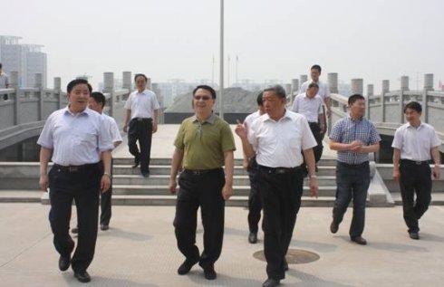 县委书记赵子庆,县委常委,常务副县长吴建英,县委常委,政府副县长王