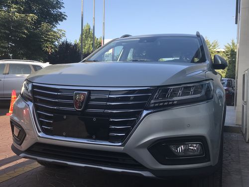 中国版"特斯拉"入京掀抢购潮 荣威纯电动suv erx5上市