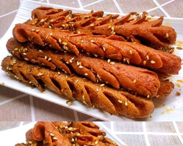 【宅家美食】宅家小零食,孜然火腿丁和炸火腿肠,香辣过瘾