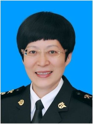 现任深圳海关副关长,党组成员(副厅局级),二级关务监督.1