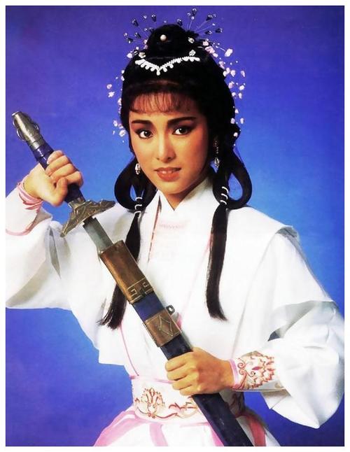 饰演过无数经典的角色,其中让人印象最深的莫过于《神雕侠侣》里面的