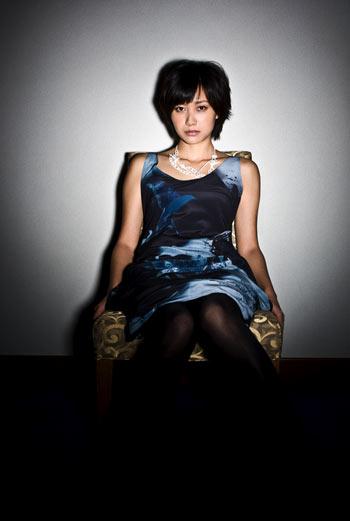 徐静蕾尝试颓废性感 被吴彦祖大赞头脑聪明