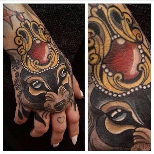 new school手背水獭纹身图案