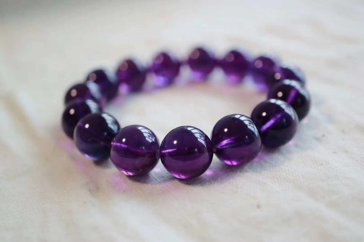 天然紫水晶的辨认真假方法?紫水晶的保养方法