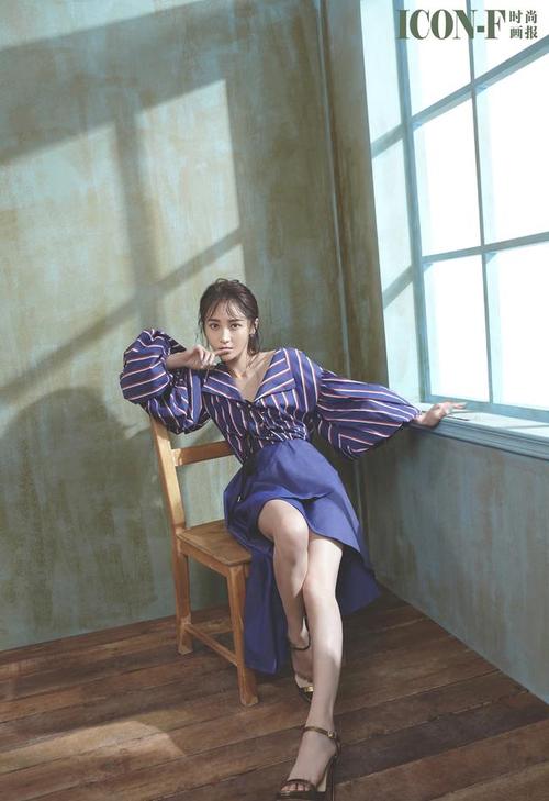 姚笛晒脚丫美貌如旧