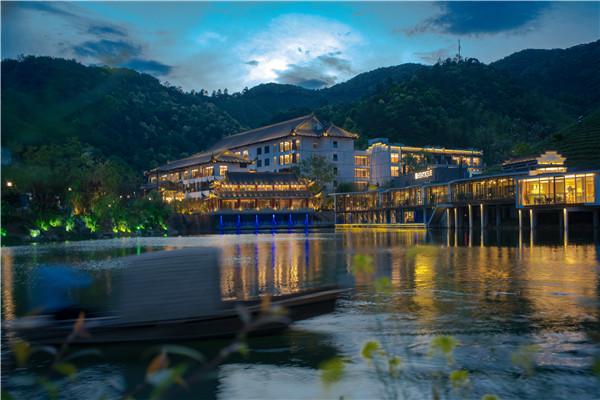 住安吉涵田度假村一晚含自助双早半山竹韵温泉门票2张赠欢迎水果一份