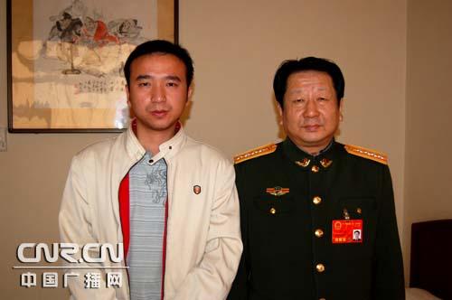 人大代表武警新疆总队政委侯小勤